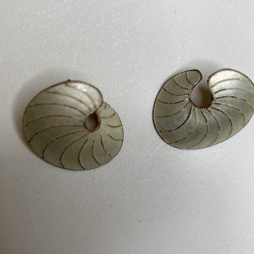 Laurel Shell Earrings Handmade Sterling Silver 14K Gold Wash EUC OS Delicate